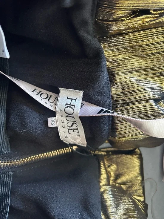 House of CB Metallic Gold Off-Shoulder Ruffle Crop Delphina Top - NWT - XS - Picture 11 of 11